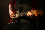 So verbinden Sie eine Gitarre mit GarageBand